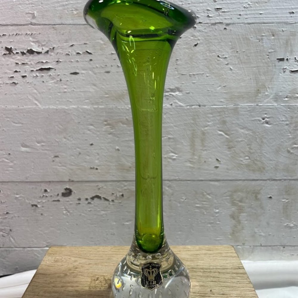 Golden Crown E&R Sweden Green Clear Art Glass Tulip Shape Bud Vase with Label